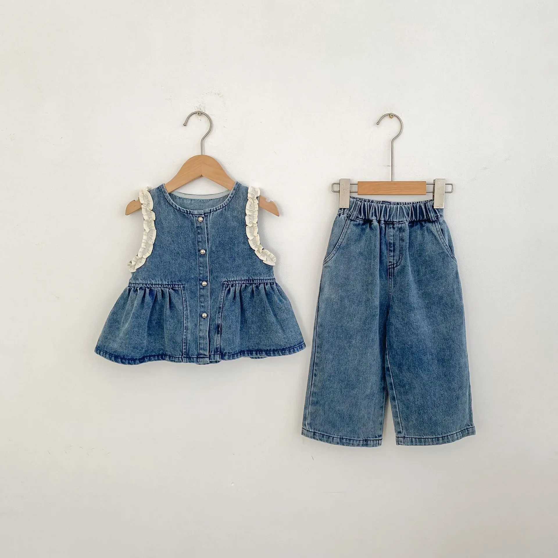 New autumn clothing for babies aged 0-3, loose straight leg denim pants for baby  boys and baby girls, only selling pants