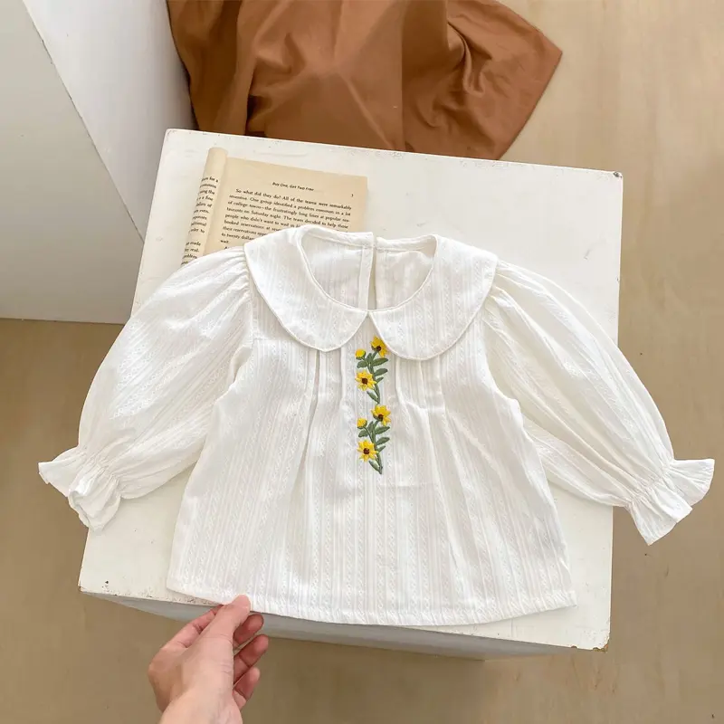 New autumn baby clothing, 0-3 year old baby girl's daisy embroidered sweater+ink wash floral strap skirt set