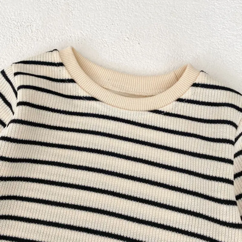 Spring and Autumn New Baby Clothing, 0-3 Year Old Boys and Girls, Fashionable Striped Top