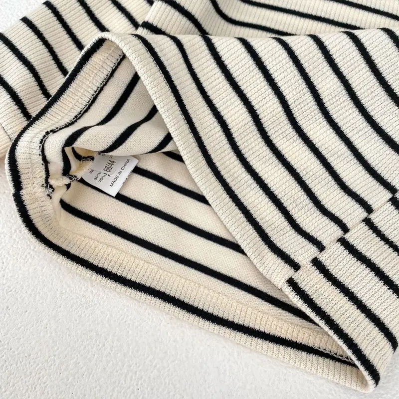 Spring and Autumn New Baby Clothing, 0-3 Year Old Boys and Girls, Fashionable Striped Top