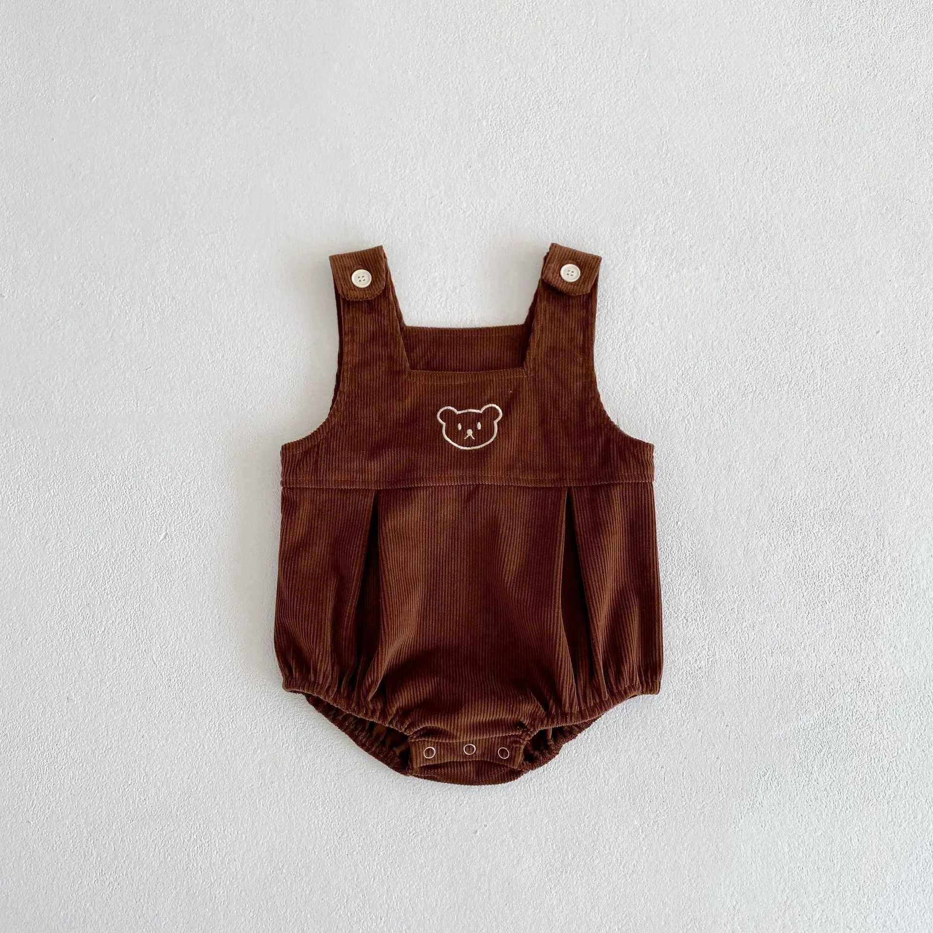 Autumn new 0-3 year old baby clothing, male baby girl set, striped T-shirt+bear embroidered shoulder strap jumpsuit