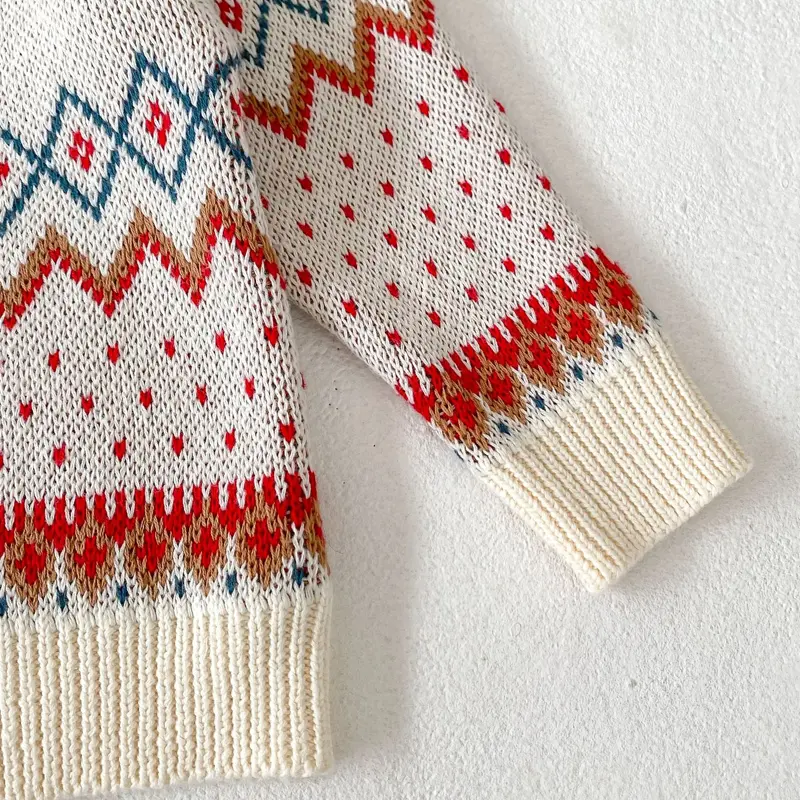 Autumn new baby clothing, 0.3 year old female baby jacquard knitted long sleeved sweater jacket