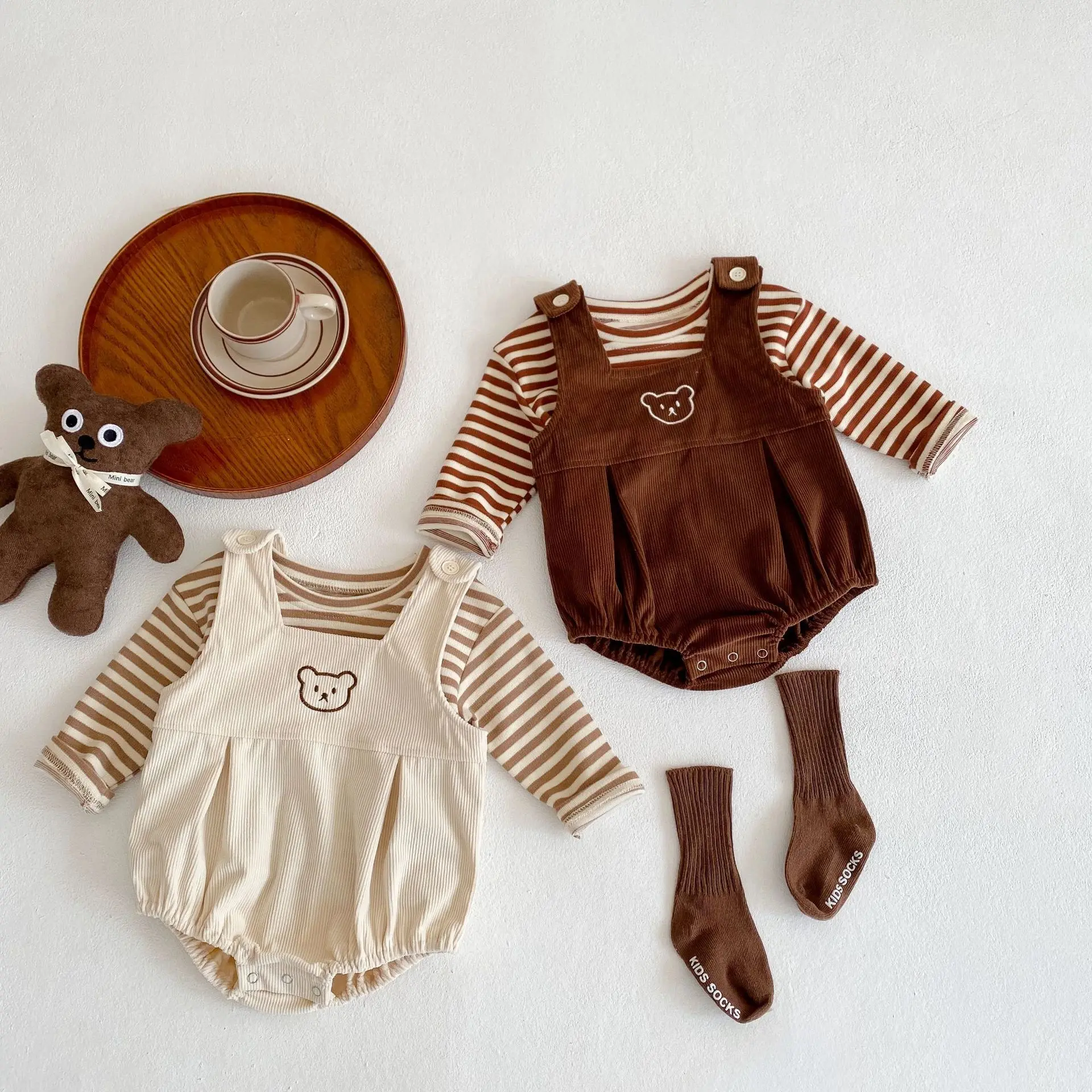Autumn new 0-3 year old baby clothing, male baby girl set, striped T-shirt+bear embroidered shoulder strap jumpsuit