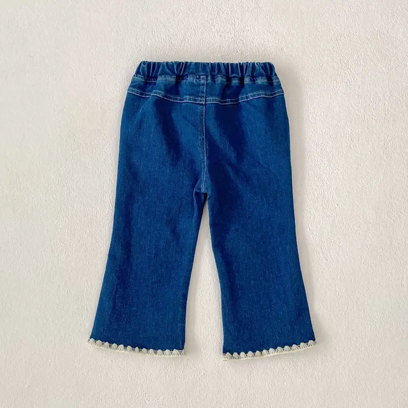 Autumn new baby clothing, 0-7 year old female baby, dog toothed jeans
