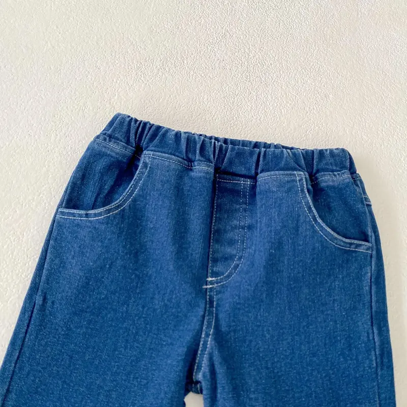 Autumn new baby clothing, 0-7 year old female baby, dog toothed jeans