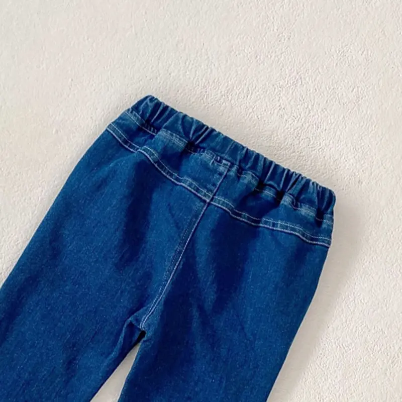 Autumn new baby clothing, 0-7 year old female baby, dog toothed jeans