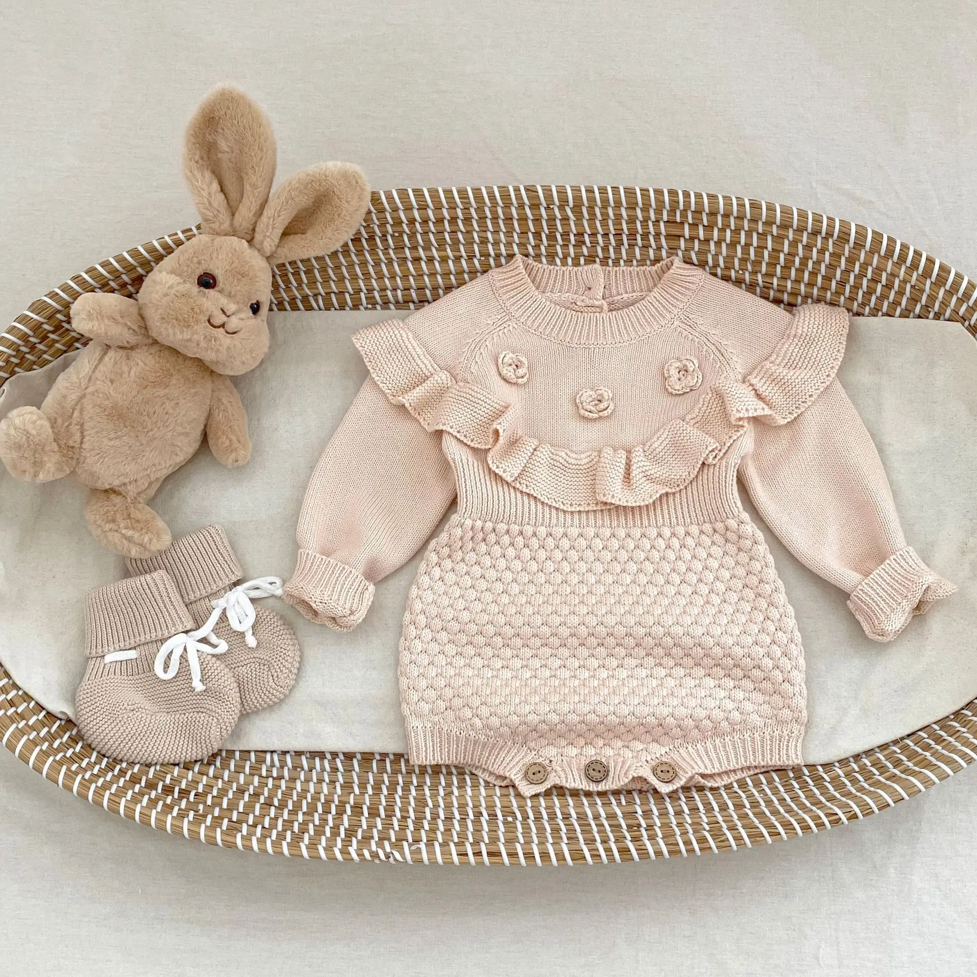 New autumn clothing for infants aged 0-3, handmade crochet pineapple grid knitted long sleeved jumpsuit for baby girls