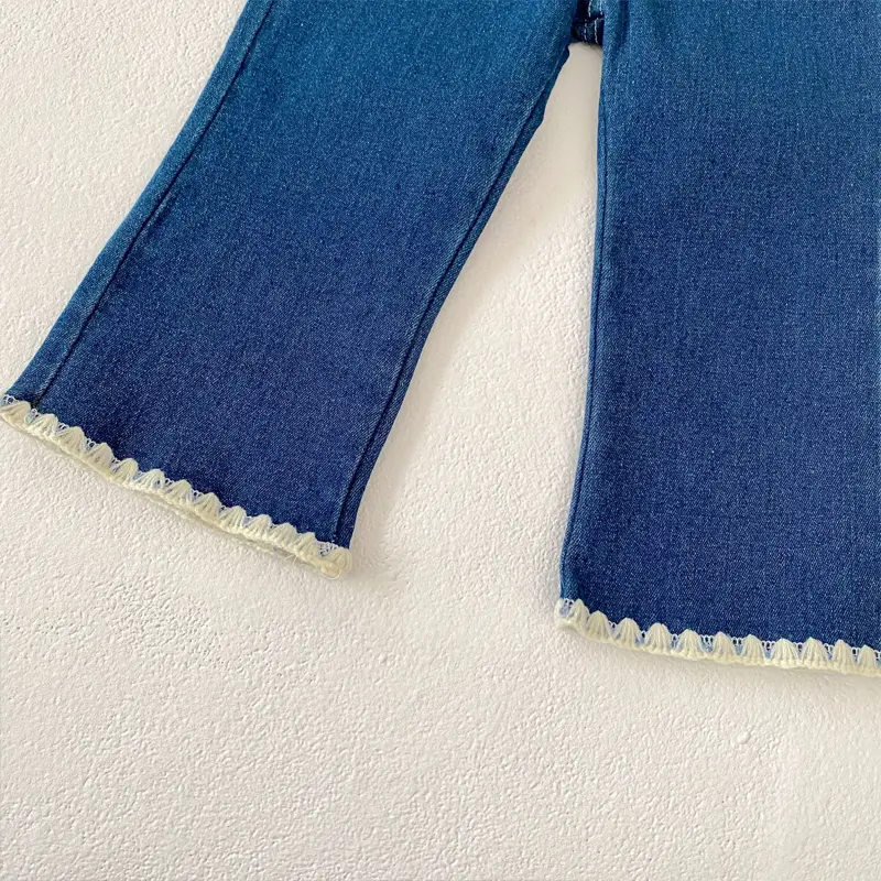 Autumn new baby clothing, 0-7 year old female baby, dog toothed jeans
