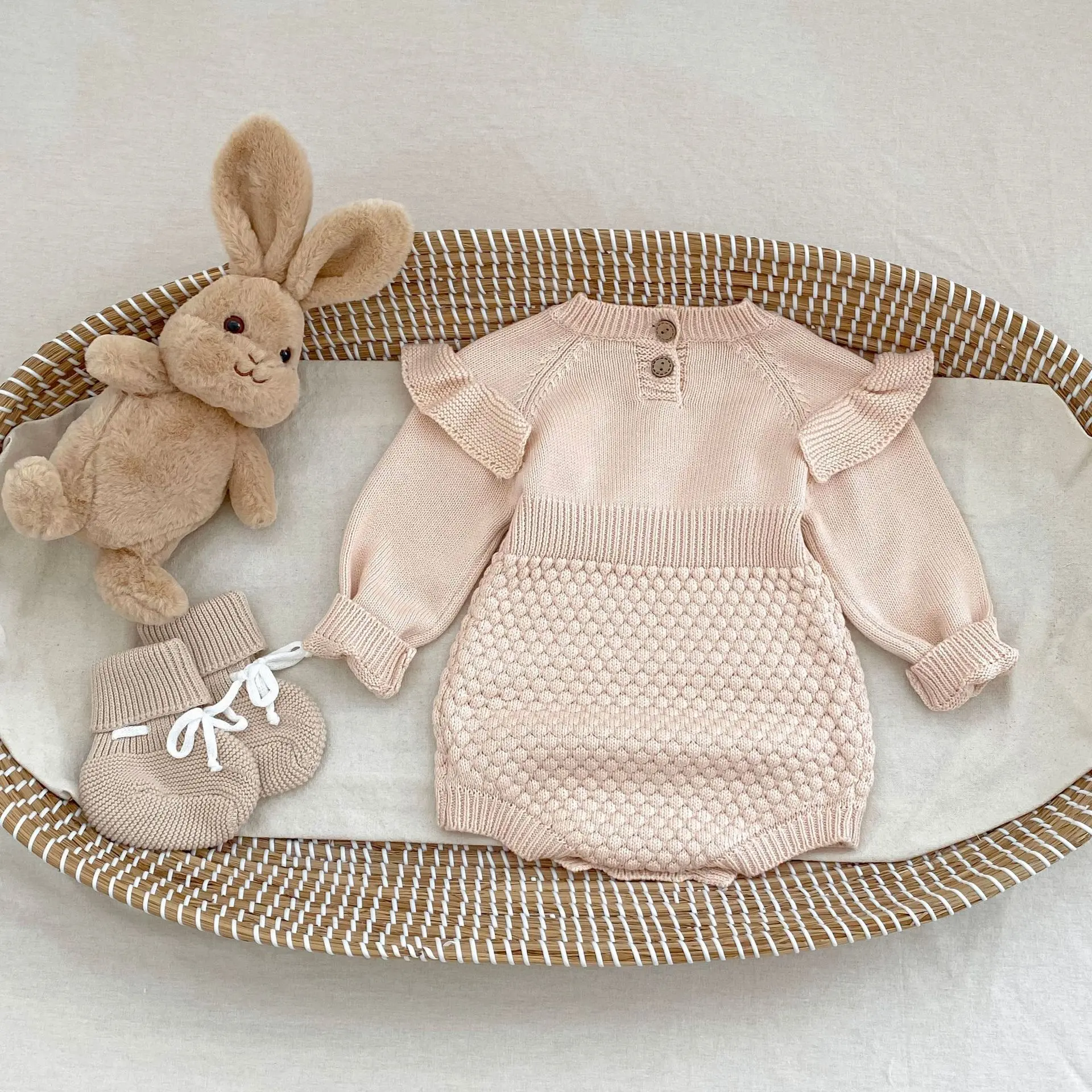 New autumn clothing for infants aged 0-3, handmade crochet pineapple grid knitted long sleeved jumpsuit for baby girls