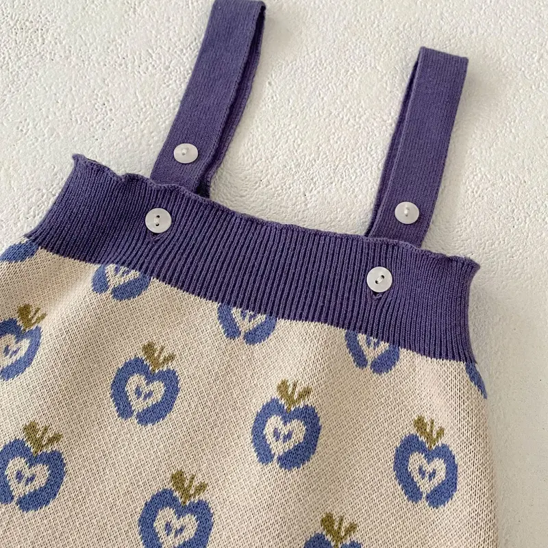 New autumn baby clothing, 0-3 year old female baby, knitted sweater, apple jacquard hoodie, jumpsuit, and climbing suit