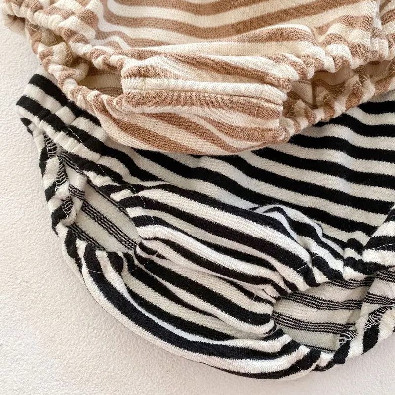 Spring and autumn new baby clothing two-piece set for boys and girls, striped long sleeved cardigan+bread shorts set