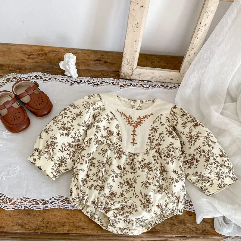 New autumn baby clothing, 0-2 year old female baby, printed patchwork jumpsuit, triangle jumpsuit, crawling suit