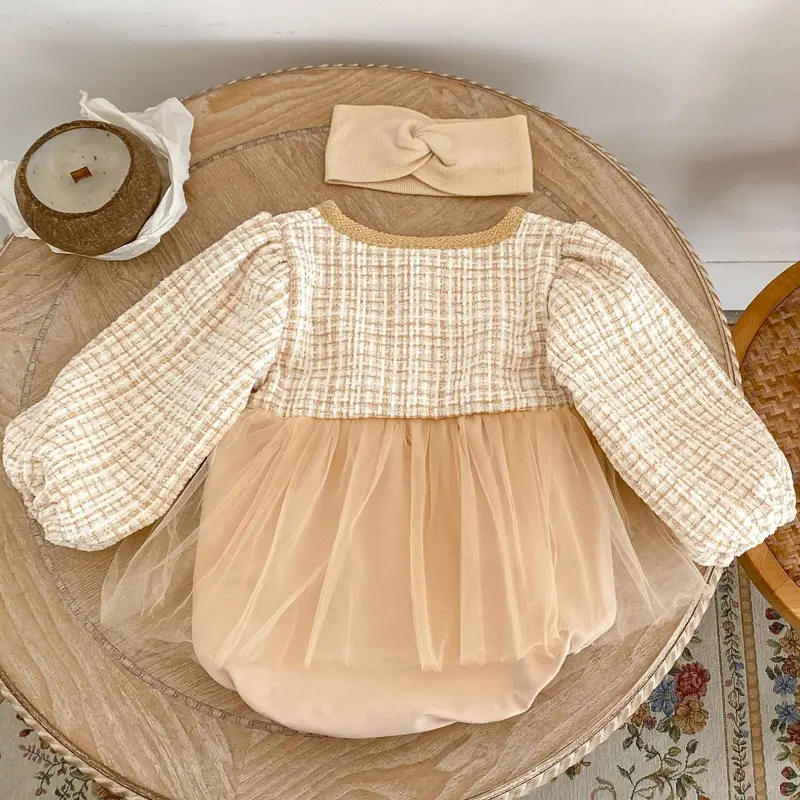 Autumn new baby clothing, 0-2 year old female baby, Xiaoxiangfeng princess mesh long sleeved triangular khaki crawling clothes