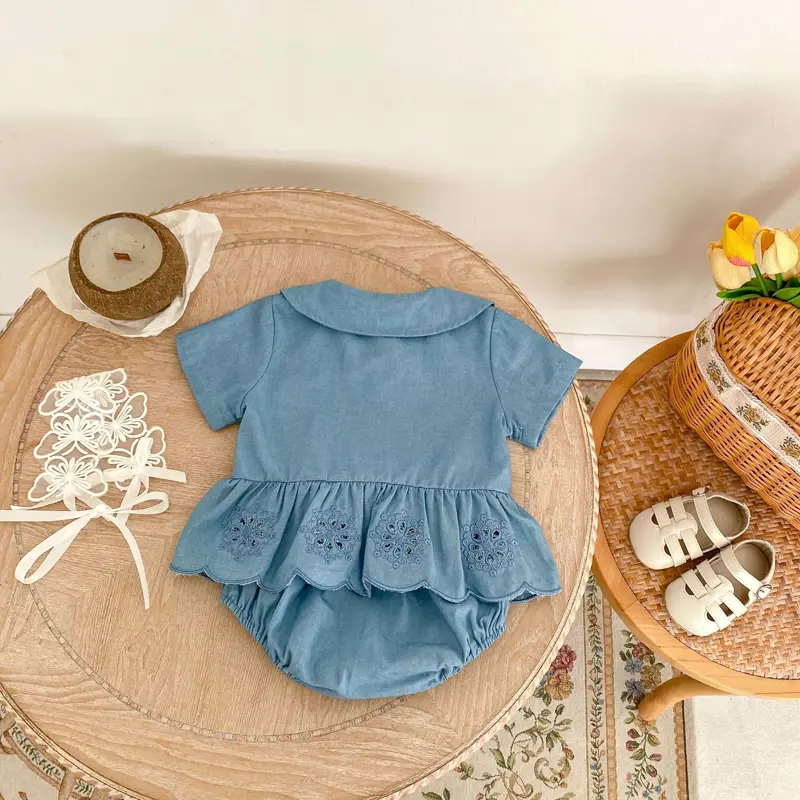 New summer baby clothing for girls aged 0-3. Two piece set of hollowed out embroidered denim top and buttocks pants