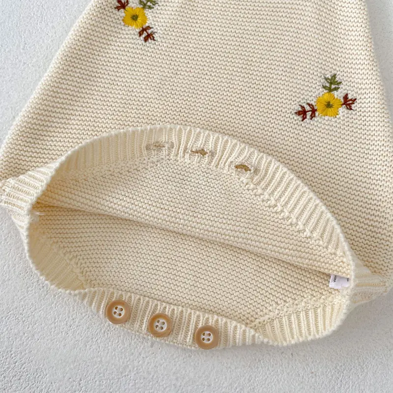 New autumn baby clothing, 0-3 year old female baby all cotton knitted embroidered knitted jumpsuit, crawling suit