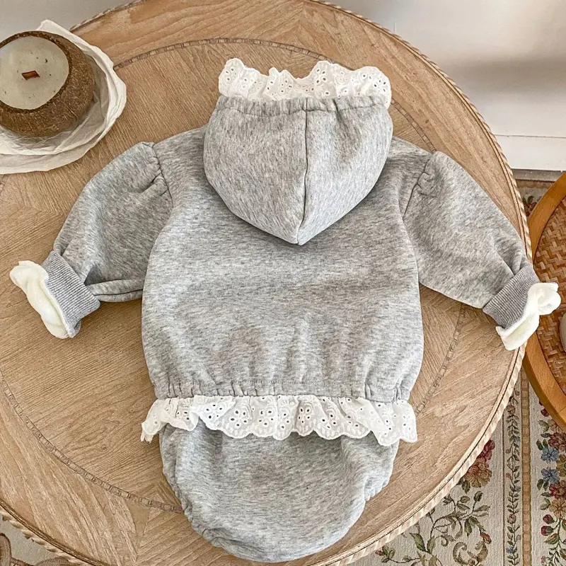 Autumn new baby clothing, 0-5 year old female baby, lace lace top and pants set