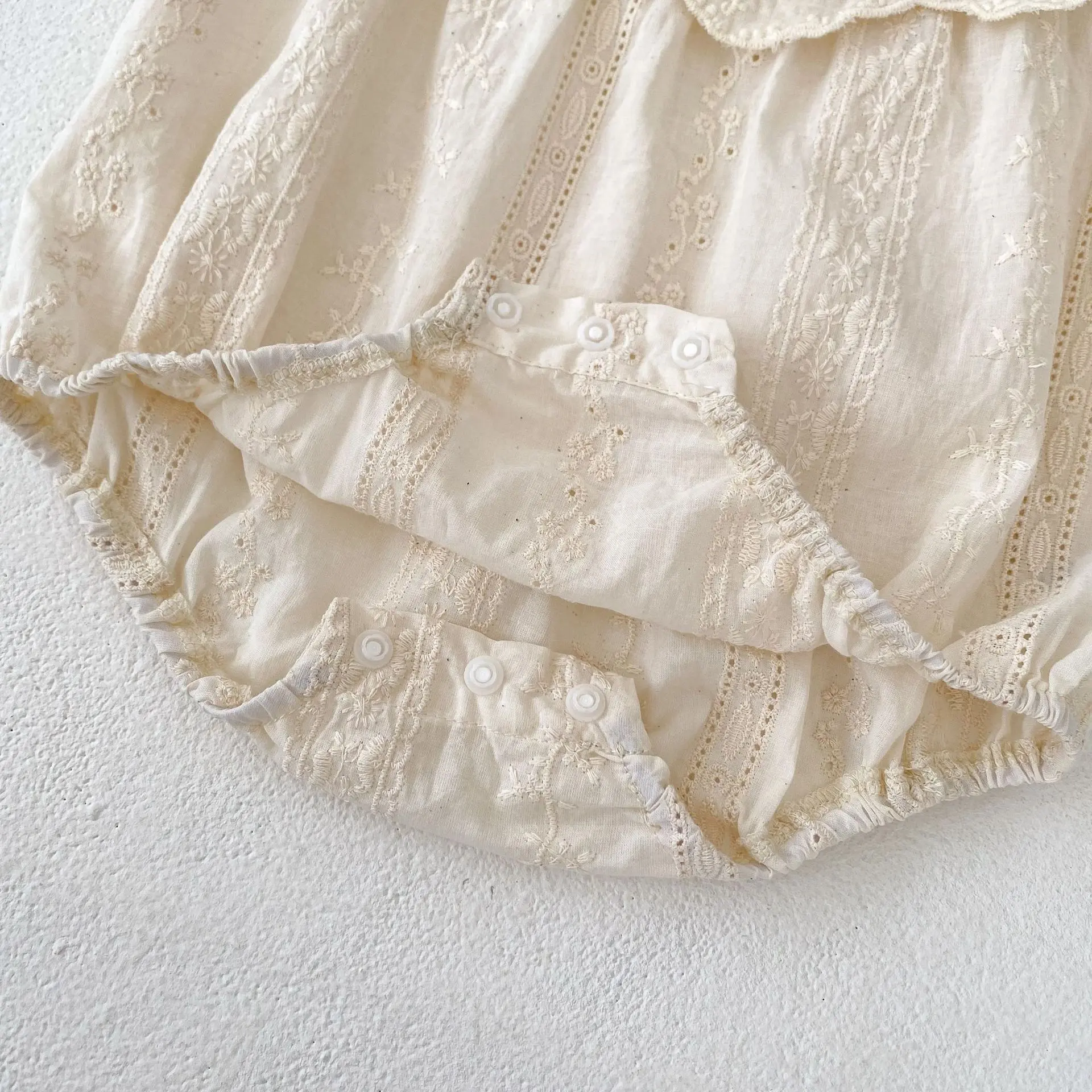 Summer New Baby Fashion Versatile Triangle Sweetheart Girl Baby Big Lace Collar Sleeveless Sweetheart Climbing Clothes Wrapped B