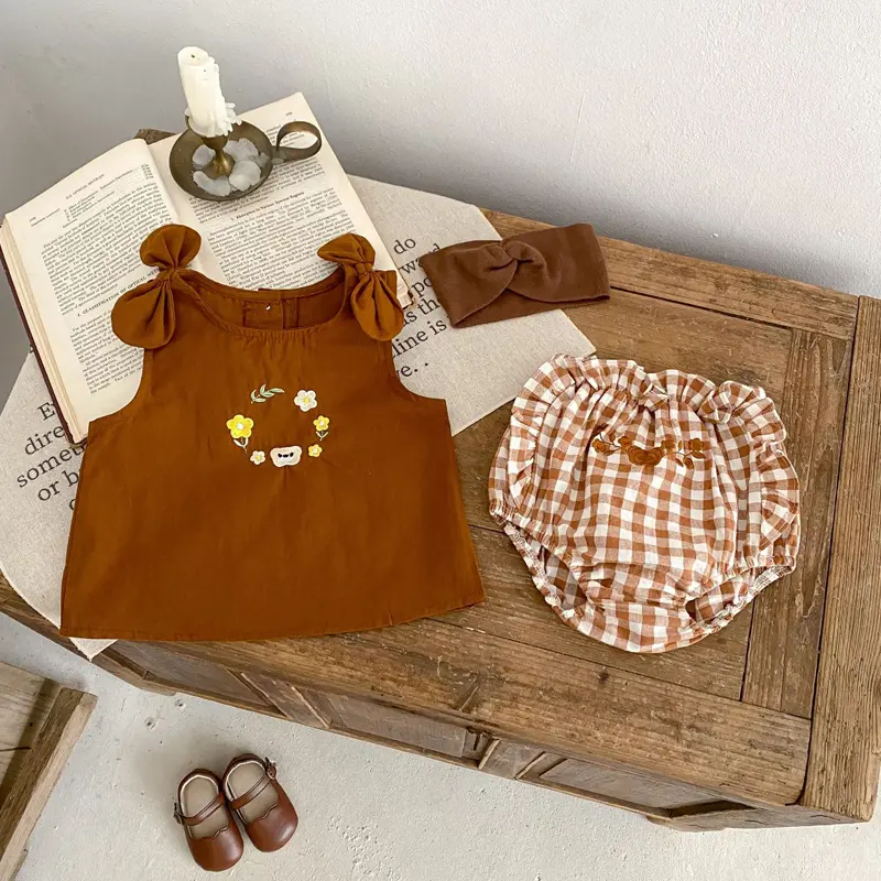 New summer baby clothing, a two-piece set of 0-3 year old girl's bow embroidered vest and buttocks shorts