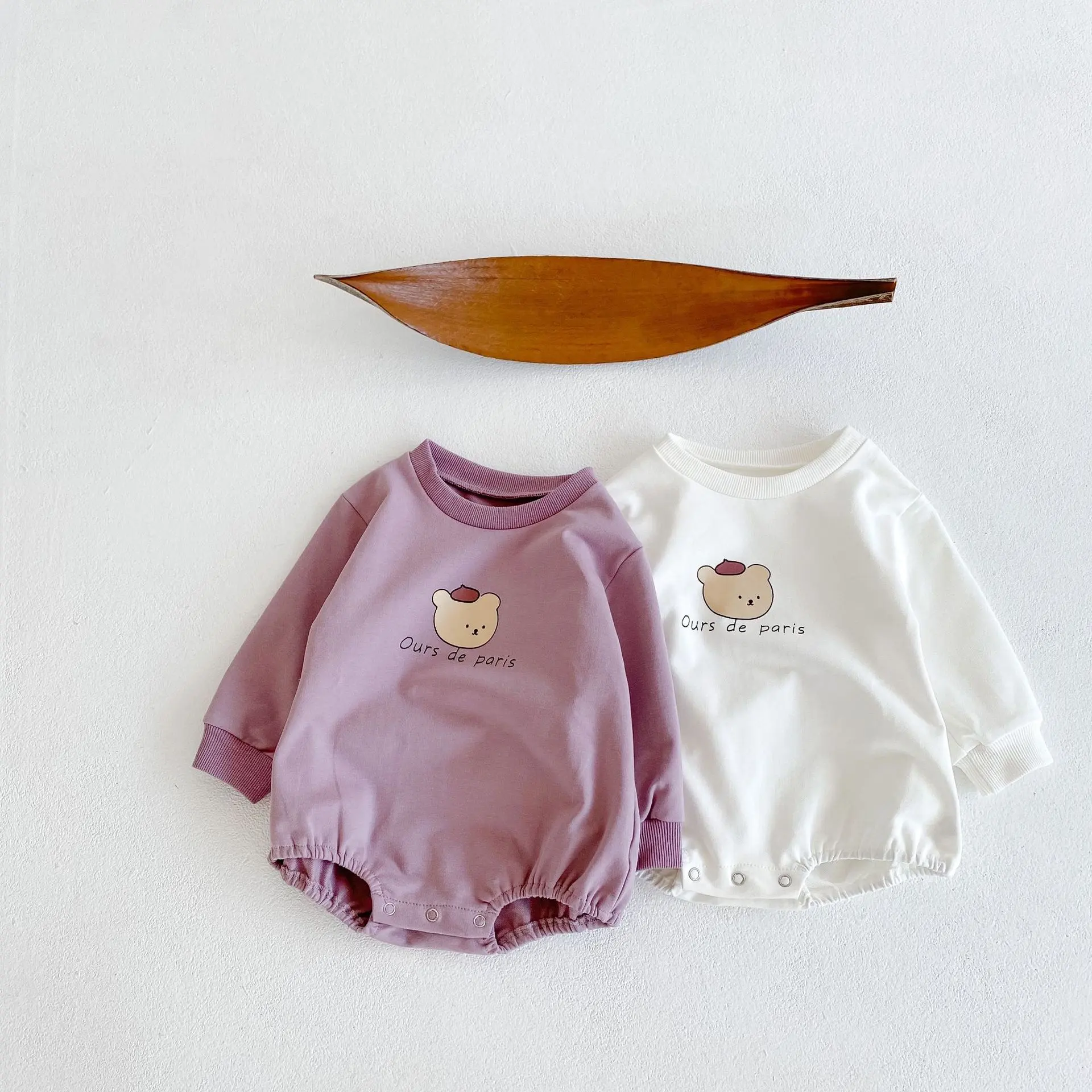 Spring and Autumn New Women's Fashion Versatile Long sleeved Triangle Sweetheart for Infants 0-3 Years Old Baby Bear Head Printe