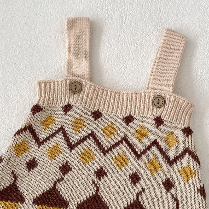 Autumn New Baby Clothing, 0-3 Year Old Female Baby Knitted Ha Yi Pinecone Knitted jumpsuit Crawler