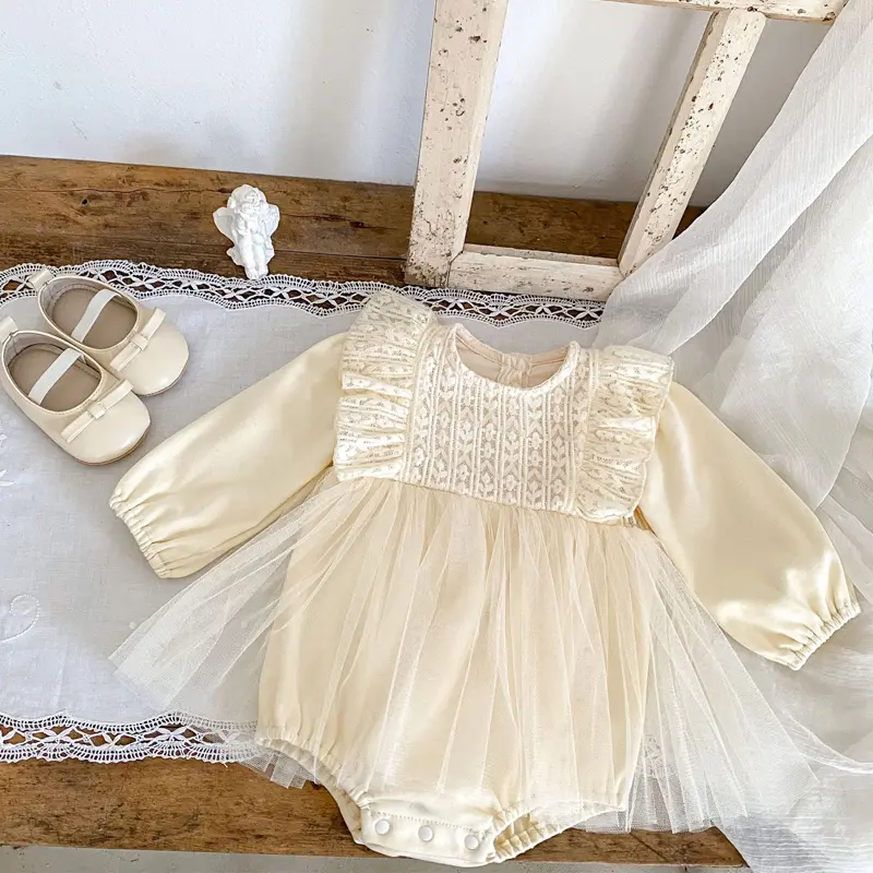 Autumn new baby clothing, 0-3 year old female baby, woven patchwork flying sleeves sweet mesh bag skirt long sleeved jumpsuit