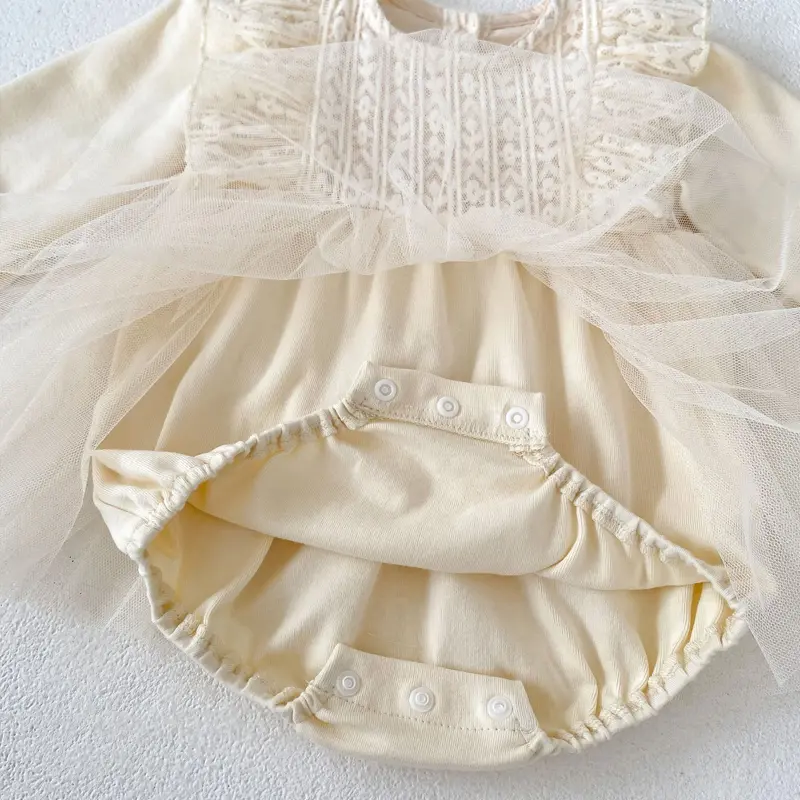 Autumn new baby clothing, 0-3 year old female baby, woven patchwork flying sleeves sweet mesh bag skirt long sleeved jumpsuit