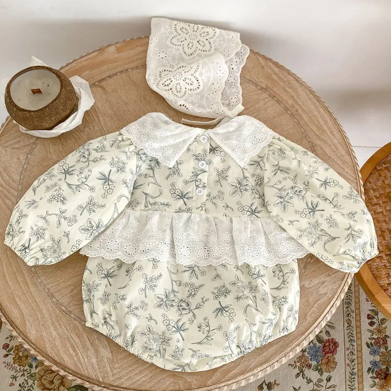 Autumn new baby clothing, 0.3 year old female baby lace collar small fresh floral floral Ha Yi long sleeved bag fart clothes
