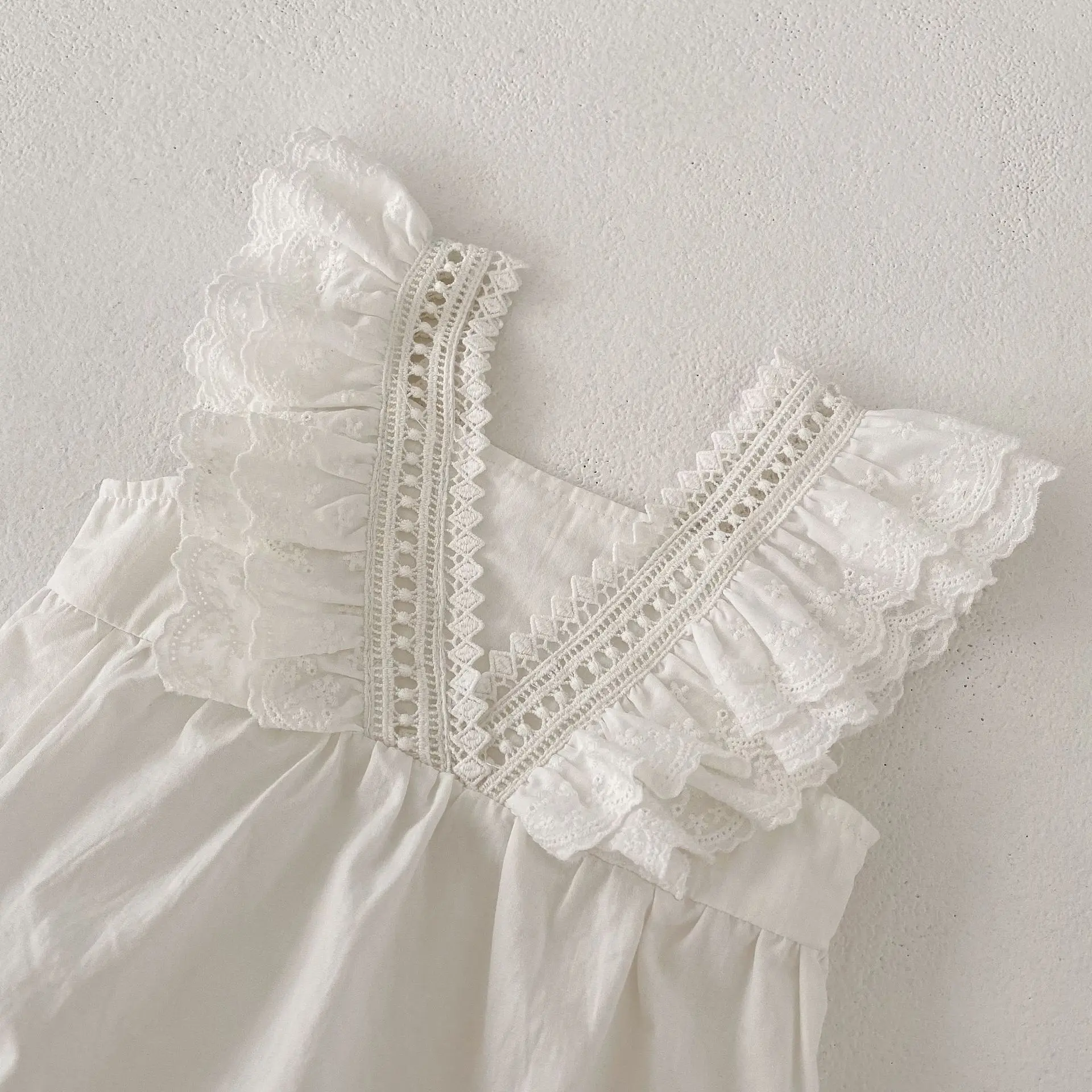INS Summer Infant and Toddler Girl Baby Lace Lace Lace Flying Sleeves, Shoulder Straps, Fart Triangle Harper, jumpsuit, crawling
