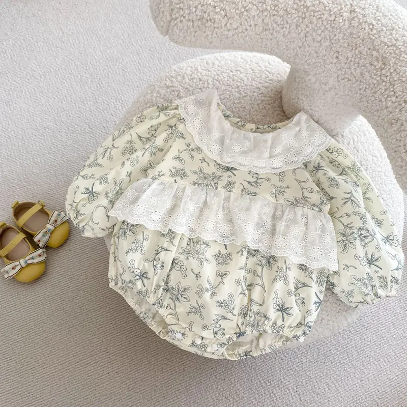 Autumn new baby clothing, 0.3 year old female baby lace collar small fresh floral floral Ha Yi long sleeved bag fart clothes