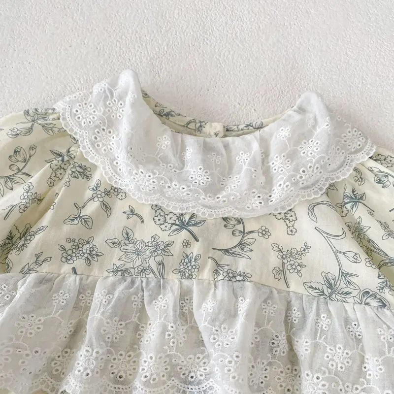 Autumn new baby clothing, 0.3 year old female baby lace collar small fresh floral floral Ha Yi long sleeved bag fart clothes