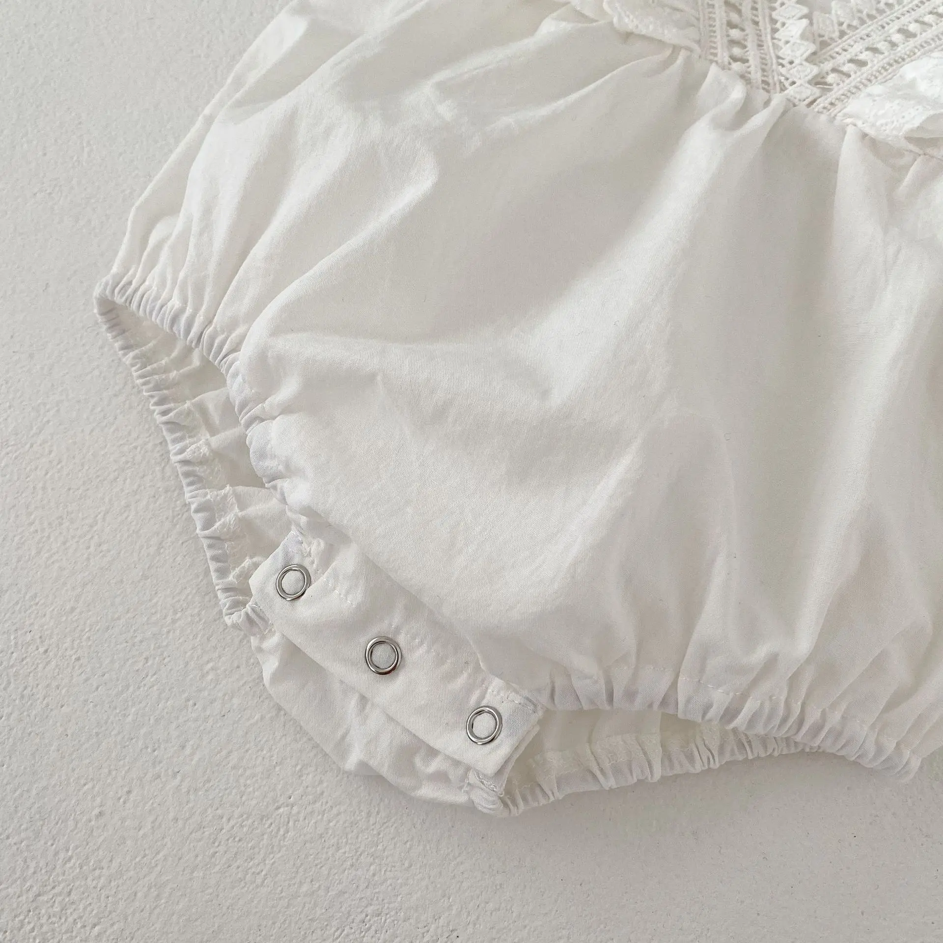 INS Summer Infant and Toddler Girl Baby Lace Lace Lace Flying Sleeves, Shoulder Straps, Fart Triangle Harper, jumpsuit, crawling