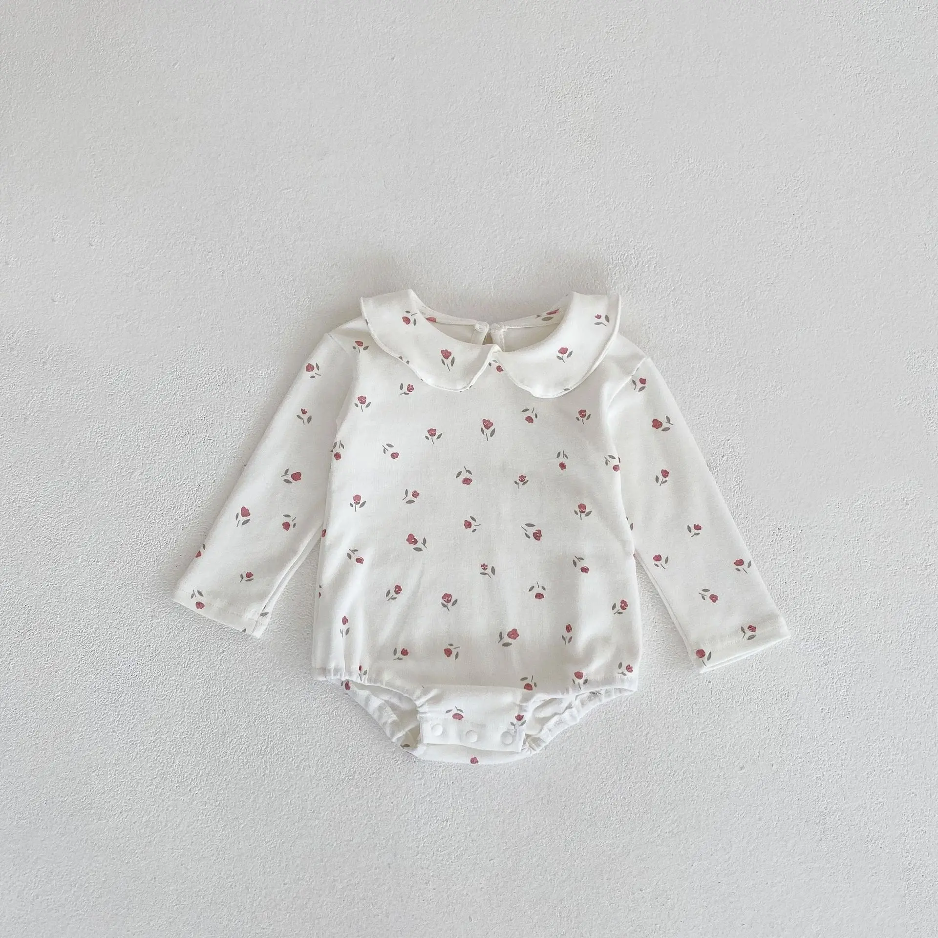 Autumn New Fashion Versatile Long sleeved Triangle Crawler for Infants and Girls Baby Doll Neck Long sleeved Triangle Sweetheart