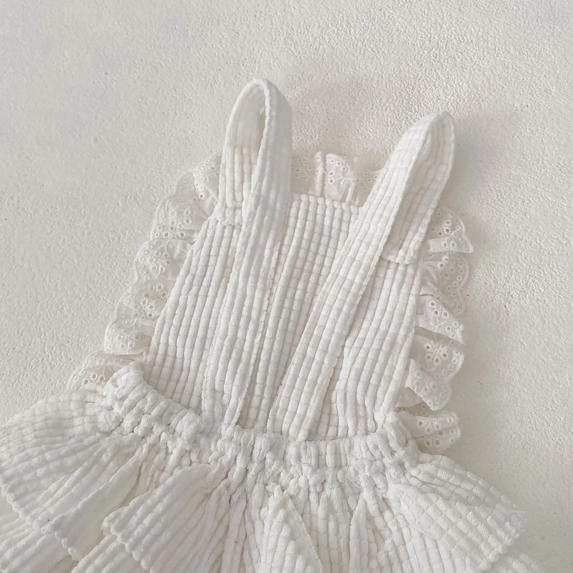 INS Spring and Autumn New Product Baby Triangle Sweetwear Female Baby Pure White Corduroy Lace Strap Sweetwear