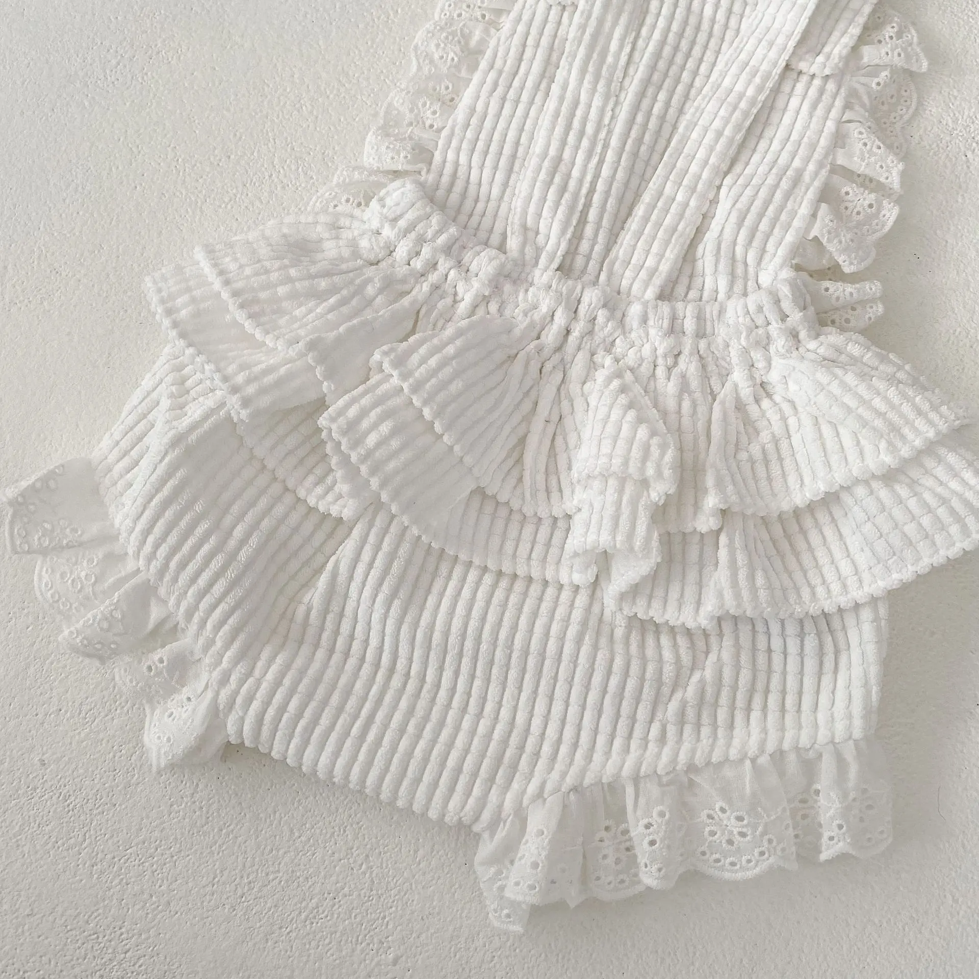 INS Spring and Autumn New Product Baby Triangle Sweetwear Female Baby Pure White Corduroy Lace Strap Sweetwear