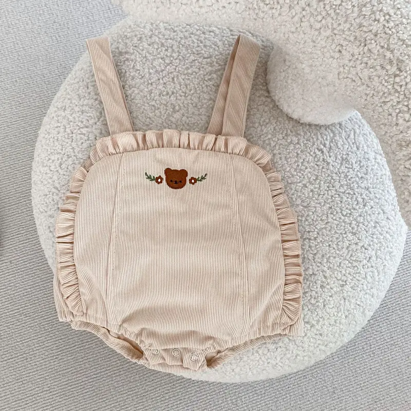 Autumn New Baby Clothing, 0-4 Year Old Female Baby, Small Bear Rusty Flower Collar Top+Strap with Mushroom Edge 2-piece Set