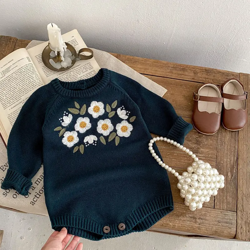 New autumn baby clothing, boys and girls aged 0-3, dark green embroidered long sleeved bun top, triangle jumpsuit, climbing suit
