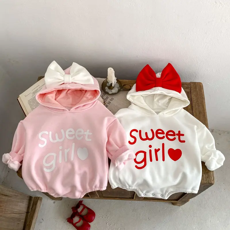 Spring and Autumn New Baby Clothing, 0-3 Year Old Female Baby, Hooded and Velvet jumpsuit, Crawler Clothing