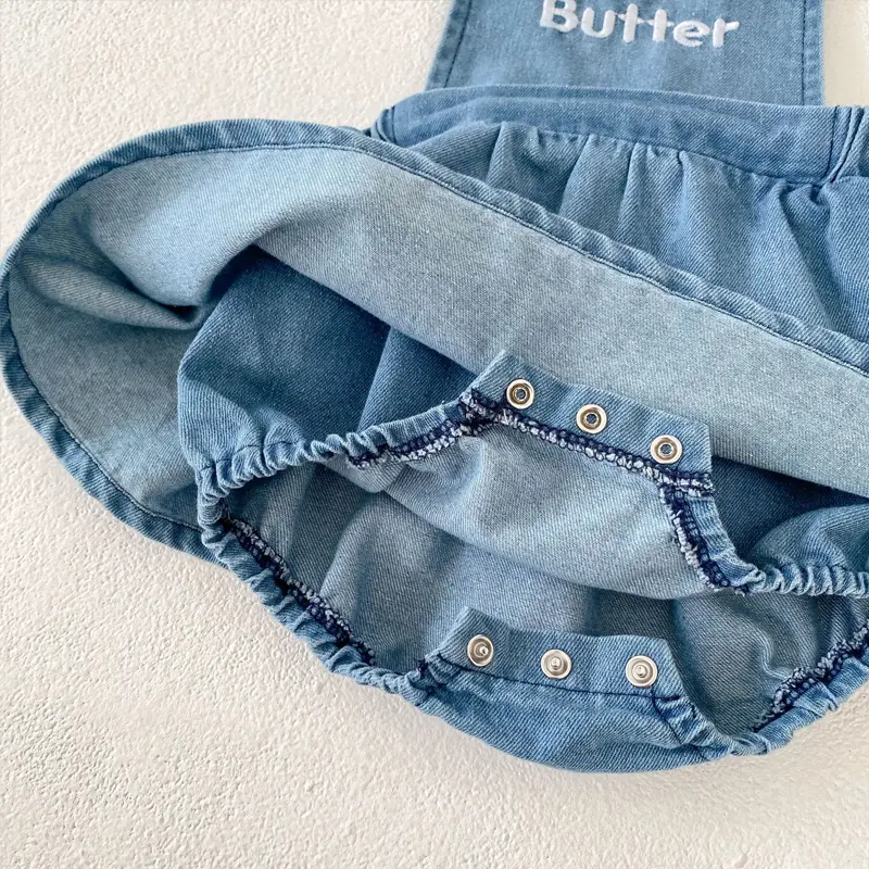 New autumn baby clothing, 0-3 year old girls, trendy A-line skirt, all cotton embroidered denim shoulder strap skirt, jumpsuit