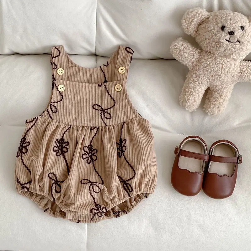Spring new baby clothes for 0-3 years old, girl clothes, corduroy embroidered clothes, cute bib pants, triangular jumpsuit