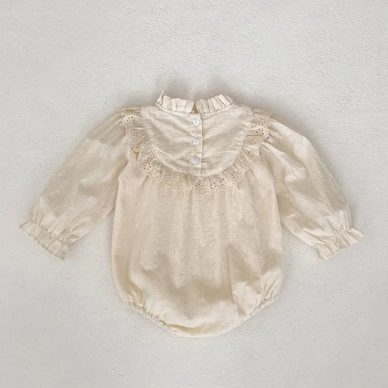 Autumn new baby clothing, 0-3 year old female baby, black fungus collar lace embroidery long sleeved jumpsuit