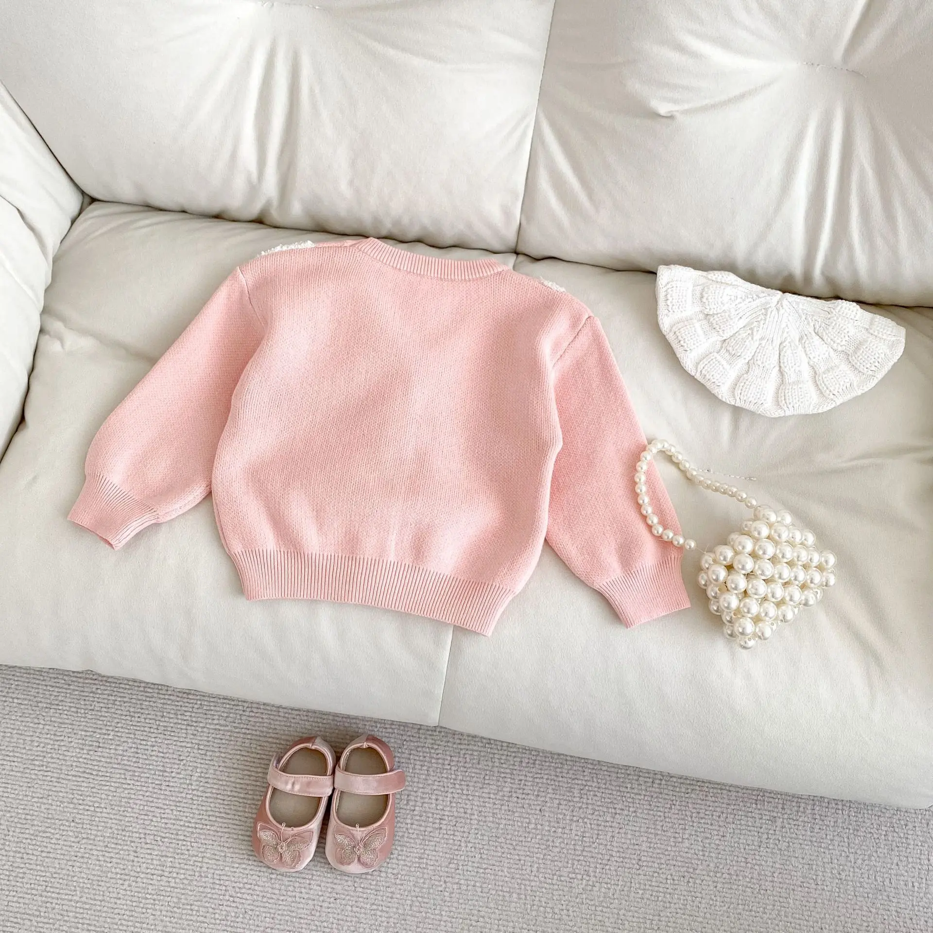 New autumn clothing for infants aged 0-3, baby girl knitted sweater with heart-shaped embroidery, long sleeved cardigan