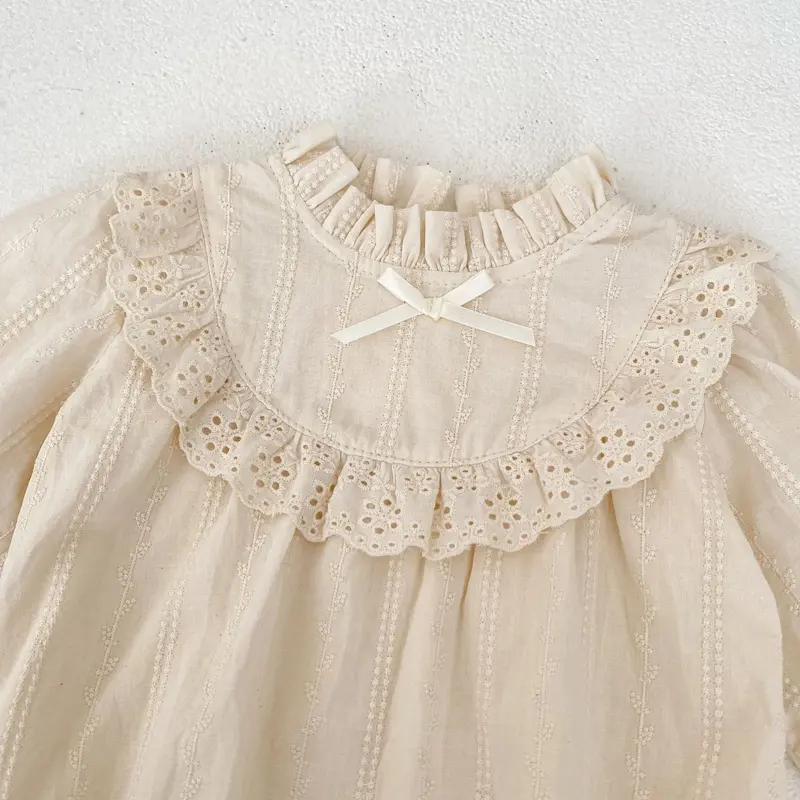 Autumn new baby clothing, 0-3 year old female baby, black fungus collar lace embroidery long sleeved jumpsuit