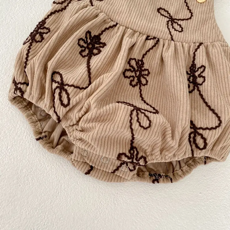 Spring new baby clothes for 0-3 years old, girl clothes, corduroy embroidered clothes, cute bib pants, triangular jumpsuit