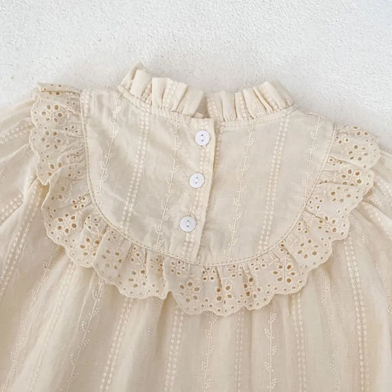 Autumn new baby clothing, 0-3 year old female baby, black fungus collar lace embroidery long sleeved jumpsuit