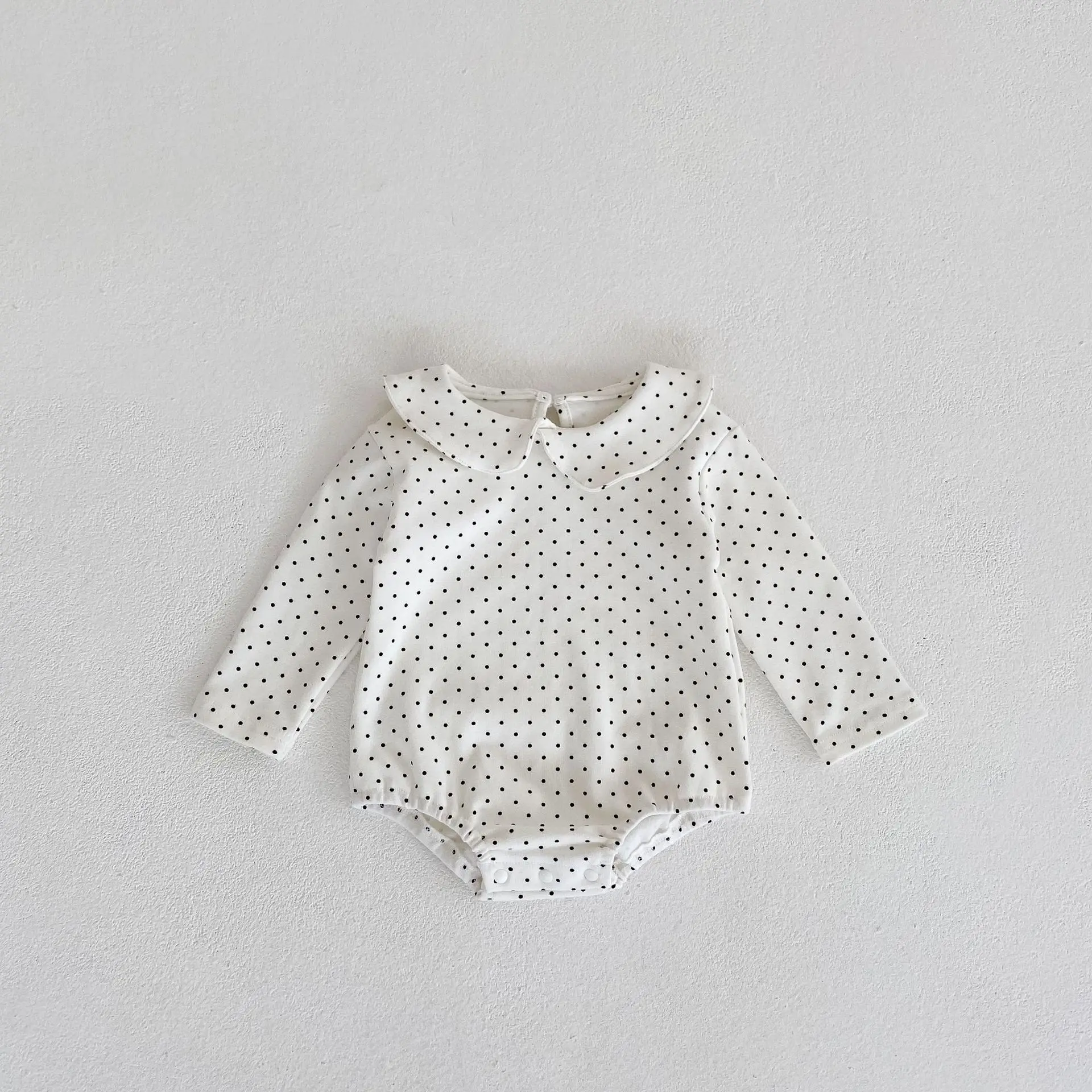 Autumn New Fashion Versatile Long sleeved Triangle Crawler for Infants and Girls Baby Doll Neck Long sleeved Triangle Sweetheart