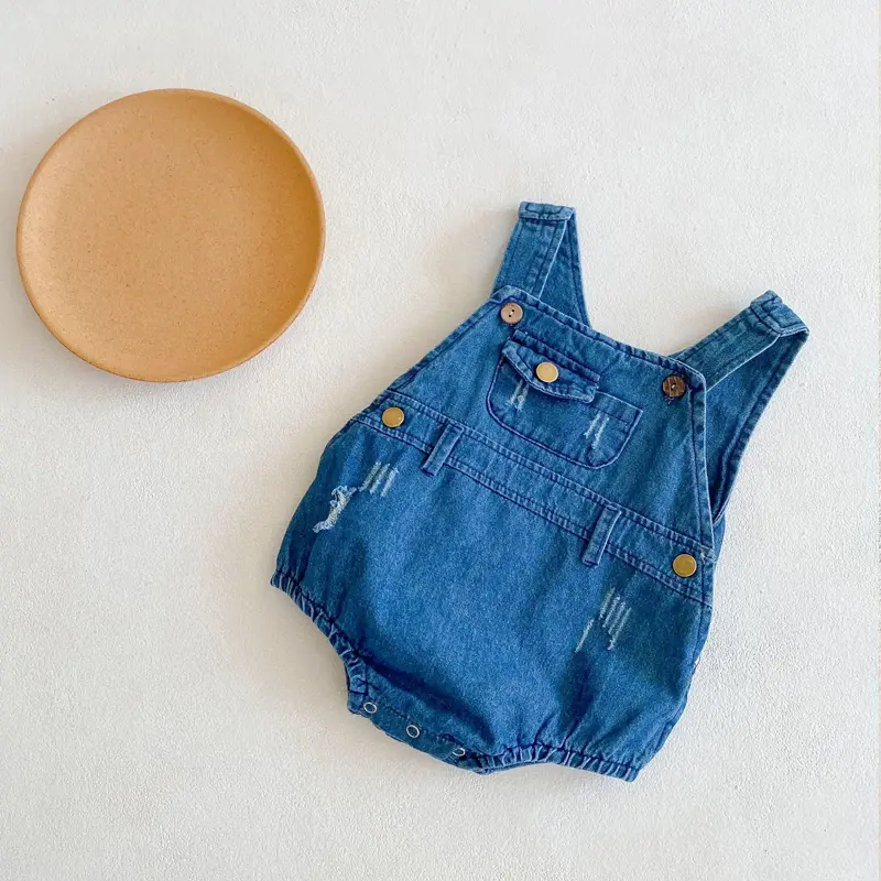 Summer new 0-3 year old baby clothing for boys and girls, baby deep blue denim straps, one-piece triangle bag, fart jacket