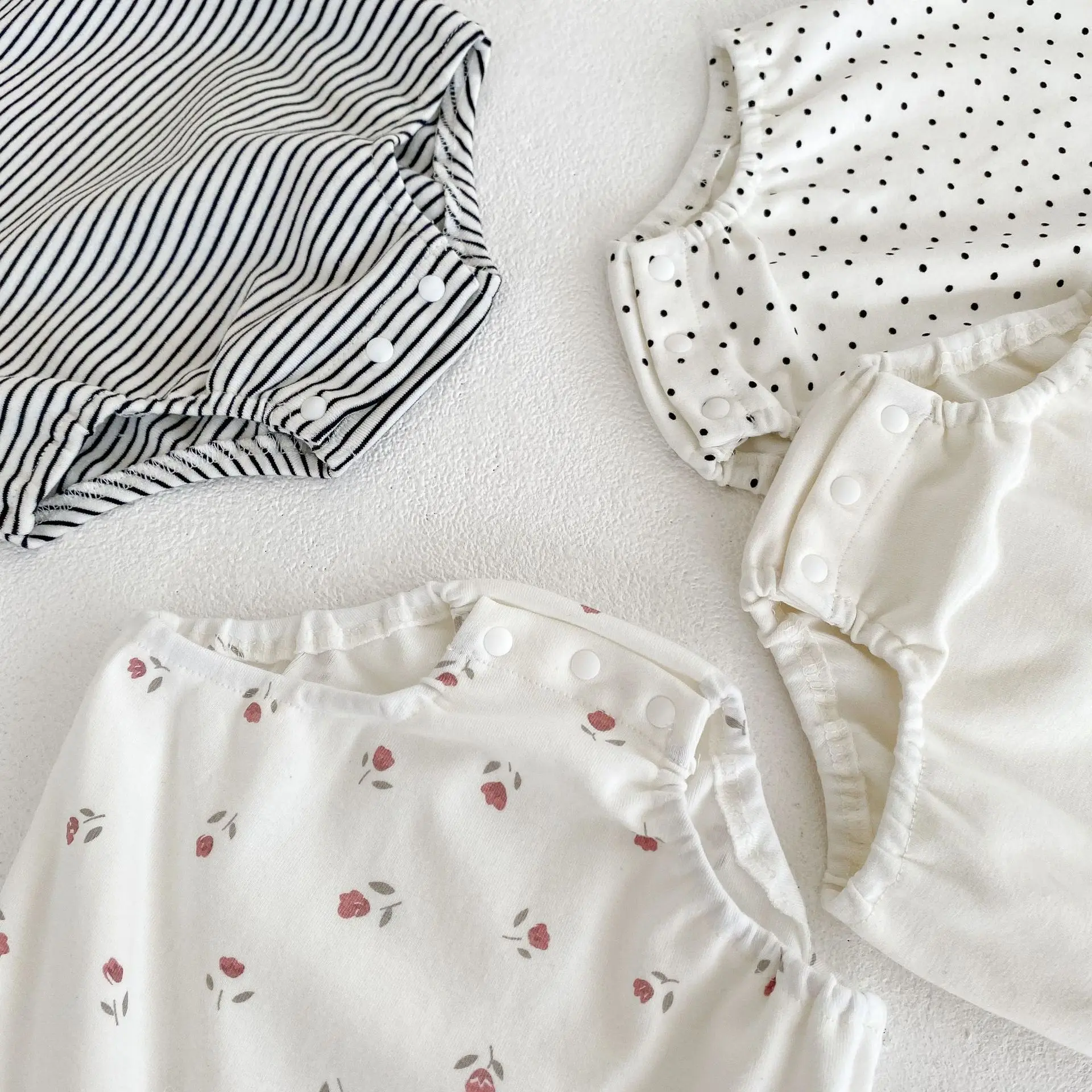 Autumn New Fashion Versatile Long sleeved Triangle Crawler for Infants and Girls Baby Doll Neck Long sleeved Triangle Sweetheart