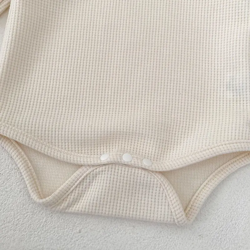 Autumn baby clothing, 0-3 year old female baby lace round collar long sleeved knitted bag fart triangle Ha Yi crawling clothes