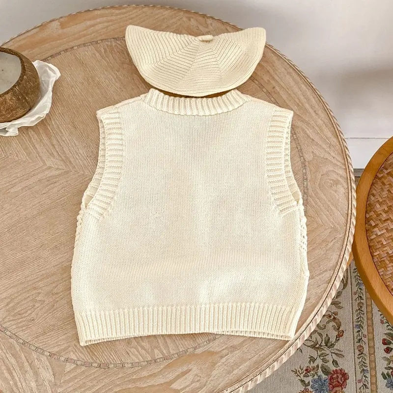 Spring and Autumn New Baby Clothing, 0-3 Year Old Female Baby, Versatile Cardigan Flower Embroidered Knitted Vest
