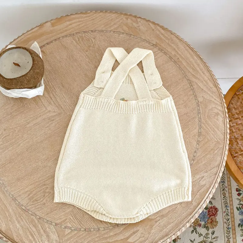New autumn baby clothing, 0-3 year old female baby, rabbit radish embroidered shoulder strap knitted sweater jumpsuit